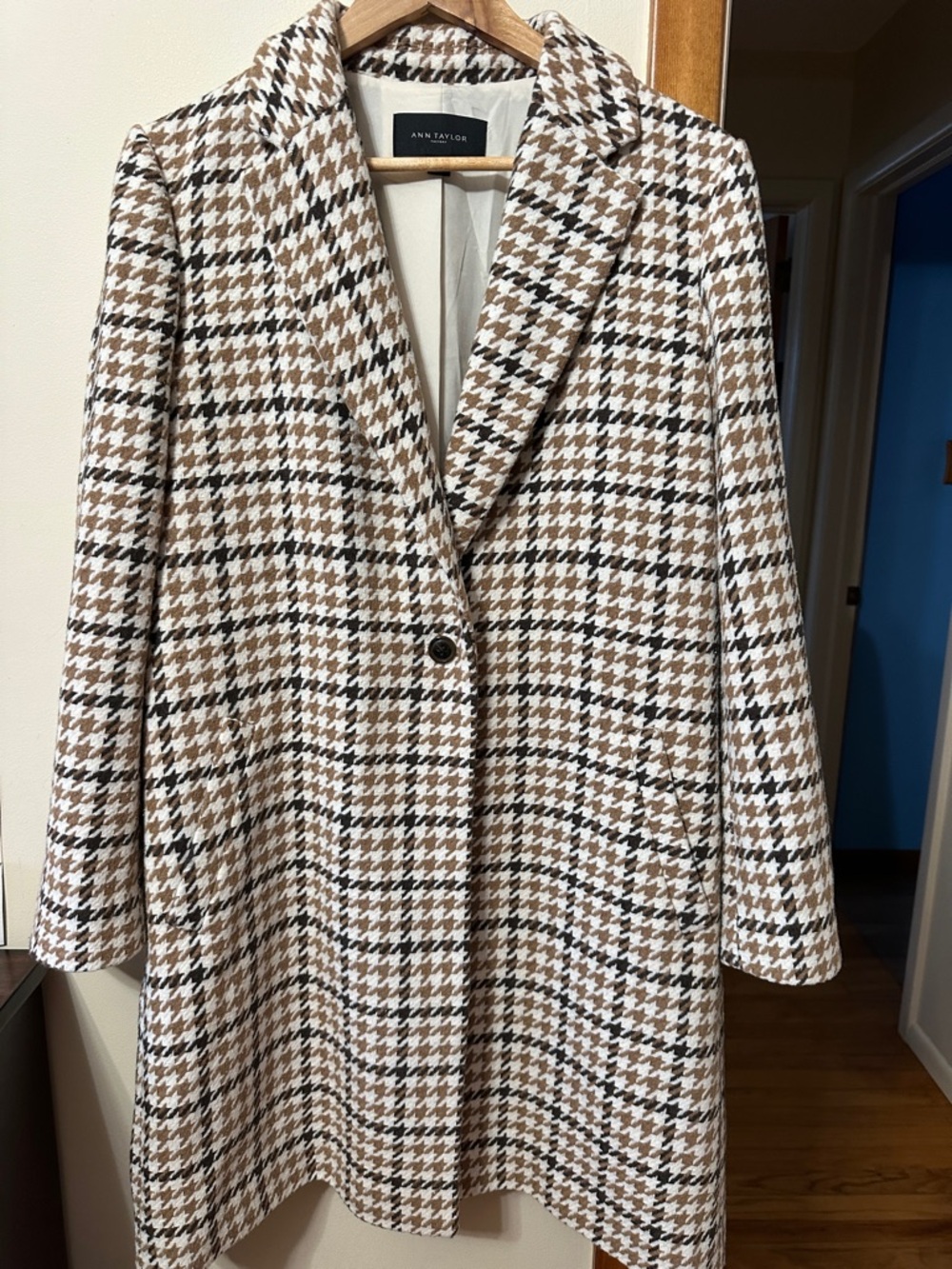 Ann Taylor Tan, Black & Cream Houndstooth Blazer - Picture 2 of 6